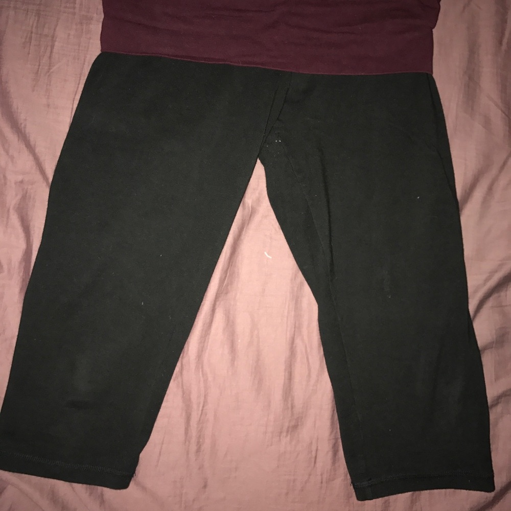 VS PINK CROP CAPRIS LEGGINGS